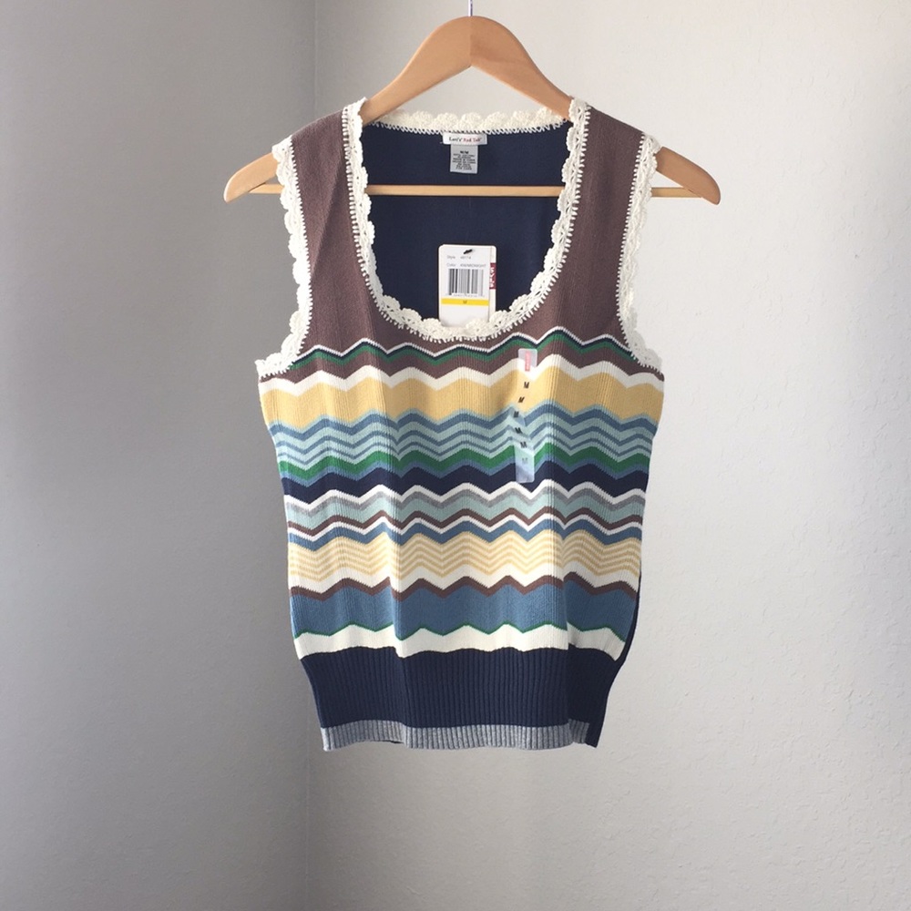 Price ✂️ 🆕 LEVI’S Red Tab sweater vest Sz S